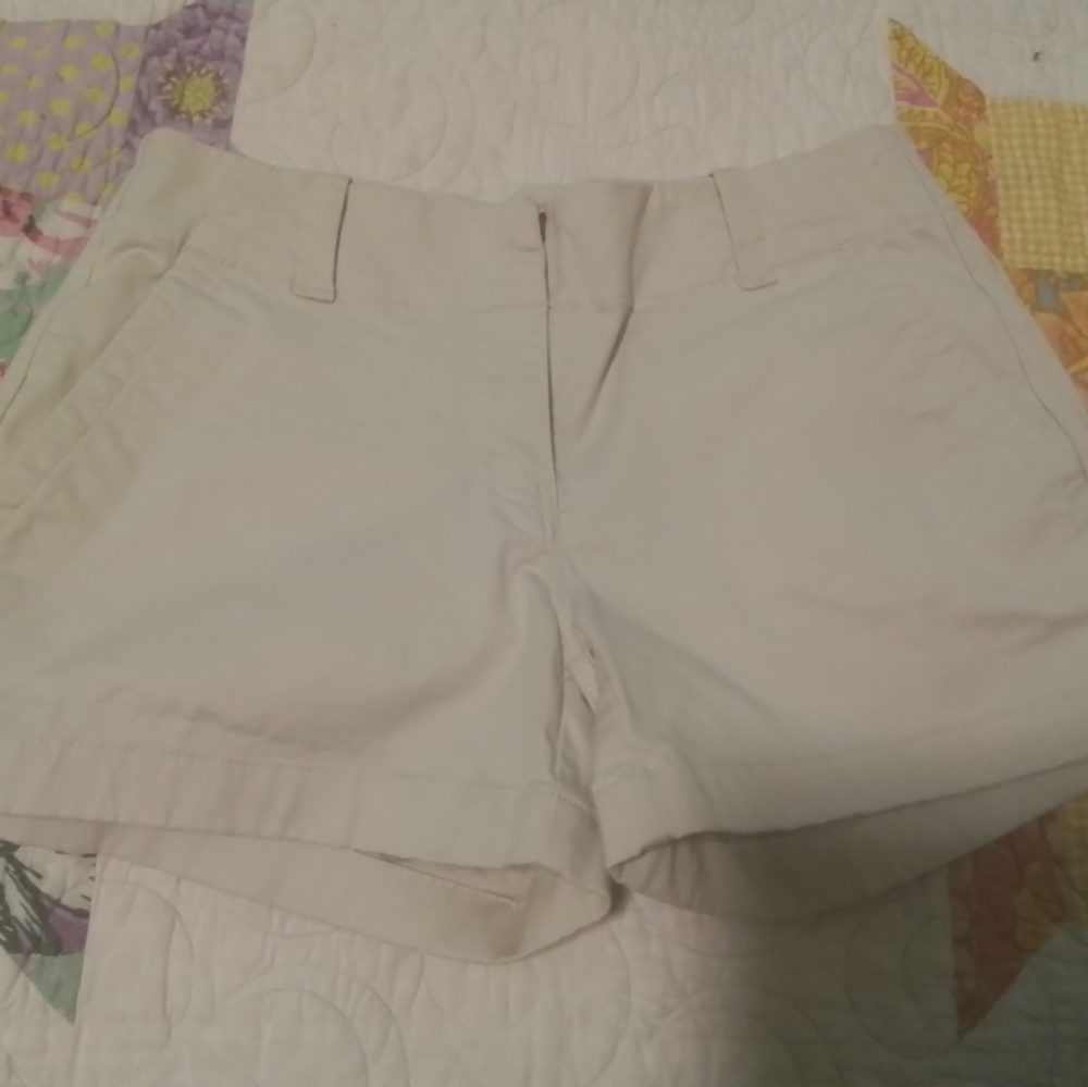 Vineyard Vines khaki shorts